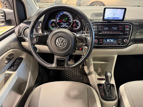 Volkswagen UP! 12 of 23