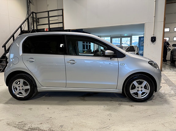 Volkswagen UP! 6 of 23