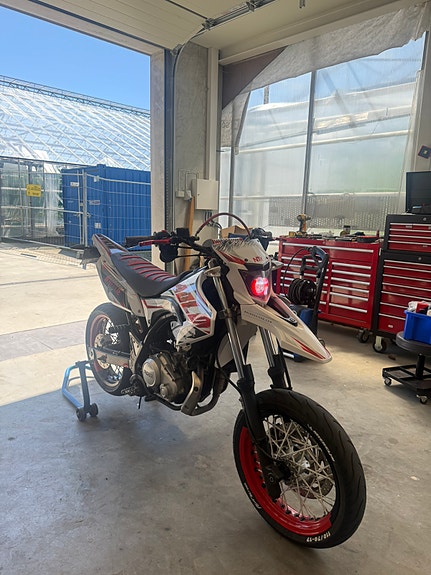 Yamaha WR 125 X 6 of 7