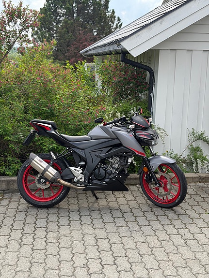 Suzuki GSX-S 125 4 of 5