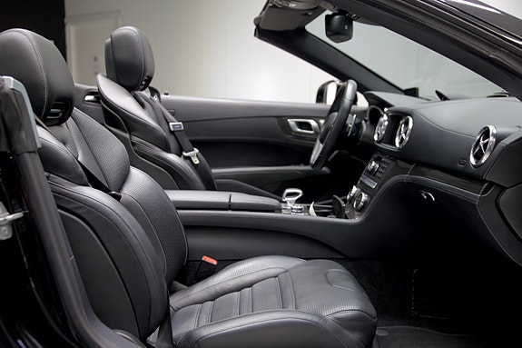 Mercedes-Benz SL 2 of 5