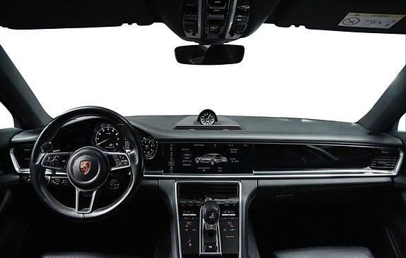 Porsche Panamera 4 15 of 30