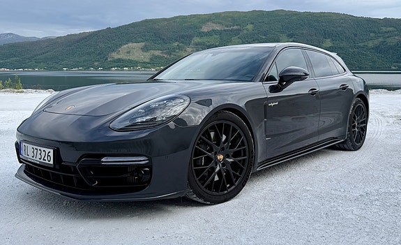 Porsche Panamera 4 3 of 30