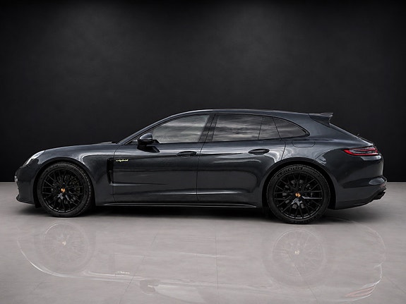 Porsche Panamera 4 2 of 30