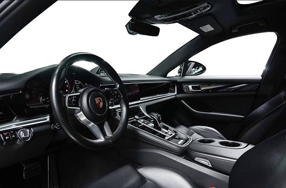 Porsche Panamera 4 8 of 30