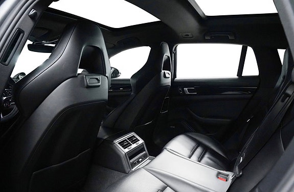 Porsche Panamera 4 11 of 30