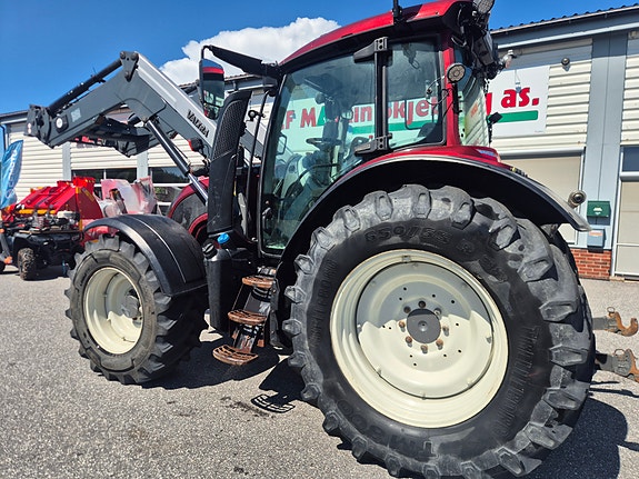 Valtra N154 D 3 of 5