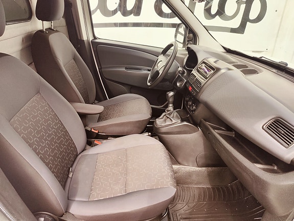 Fiat Doblo 18 of 23