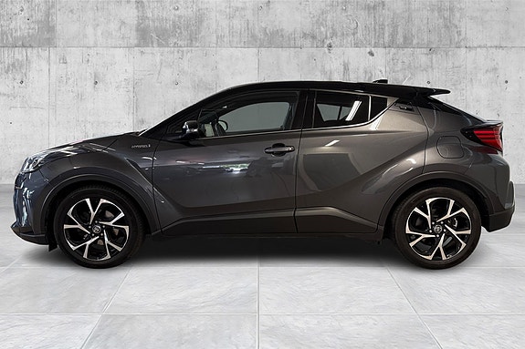 Toyota C-HR 2 of 5