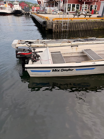 Mix Buster (1996) med 15hk Mercury Viking (2005) selges 5 of 5
