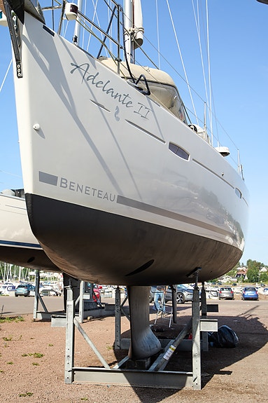 Beneteau Oceanis 40 4 of 5