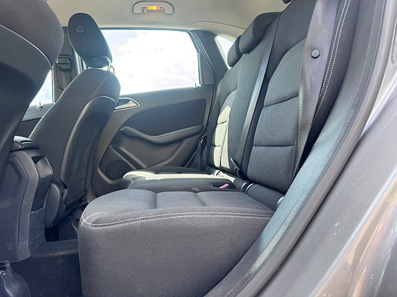 Mercedes-Benz B180 11 of 21