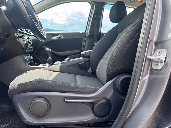 Mercedes-Benz B180 13 of 21