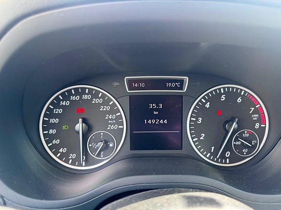 Mercedes-Benz B180 18 of 21