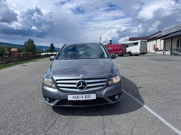 Mercedes-Benz B180 3 of 21