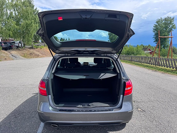 Mercedes-Benz B180 9 of 21