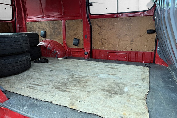Toyota HiAce 18 of 26