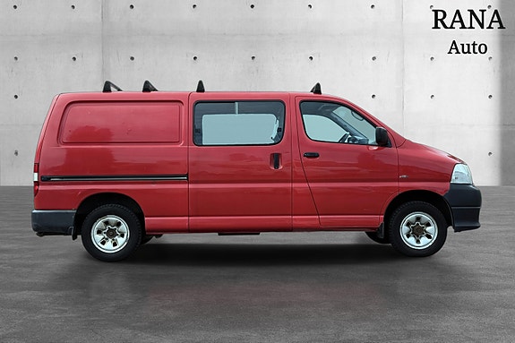 Toyota HiAce 7 of 26