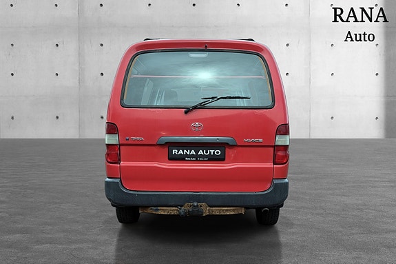 Toyota HiAce 4 of 26
