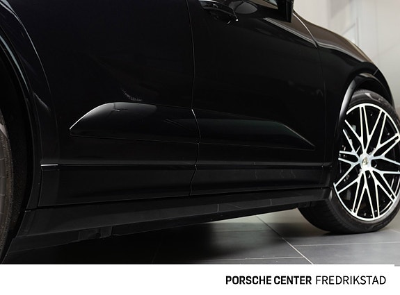 Porsche Macan 12 of 30