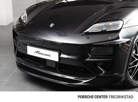 Porsche Macan 13 of 30