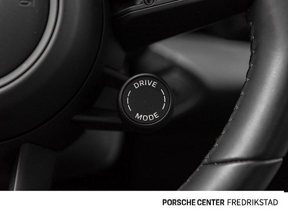 Porsche Macan 25 of 30