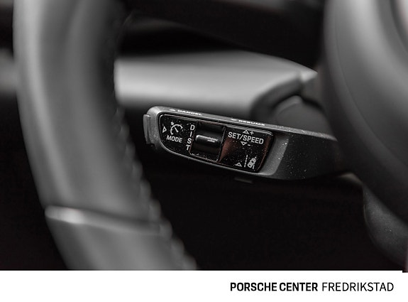 Porsche Macan 24 of 30