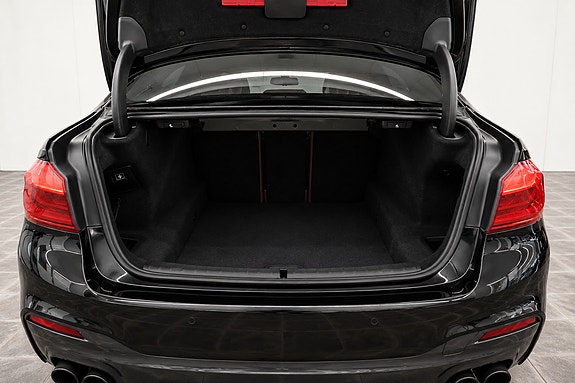 BMW 530e 10 of 30