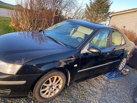 Saab 9-3 2 of 5