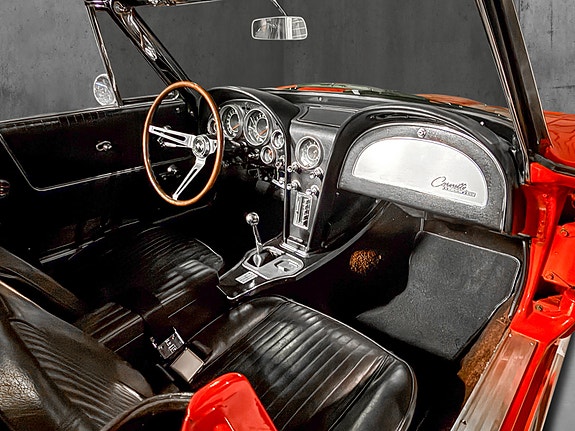 Chevrolet Corvette 15 of 17