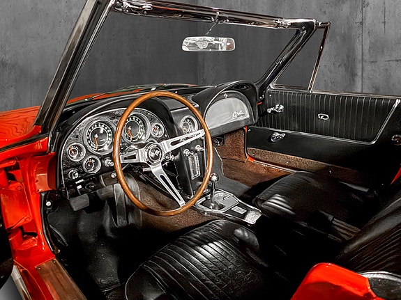Chevrolet Corvette 14 of 17
