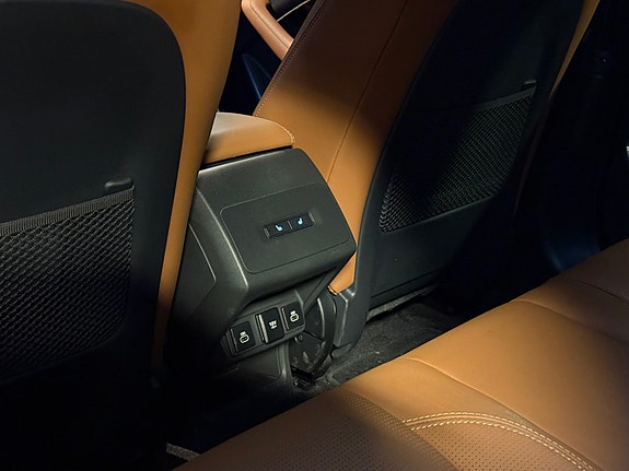 Jaguar I-PACE 23 of 30