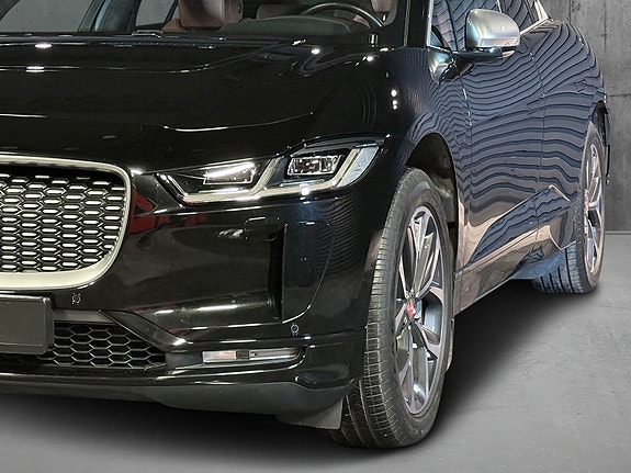 Jaguar I-PACE 4 of 5