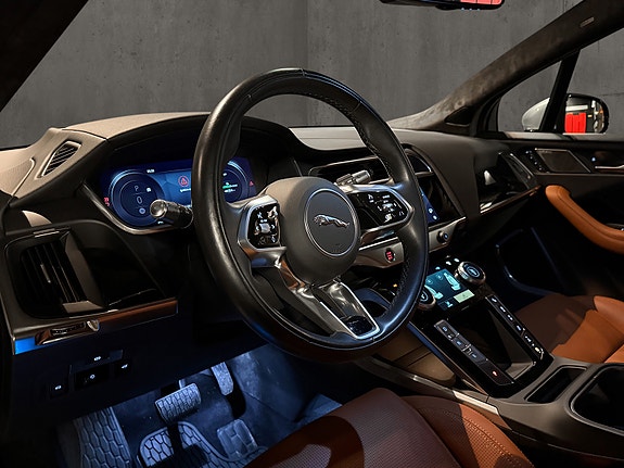 Jaguar I-PACE 15 of 30