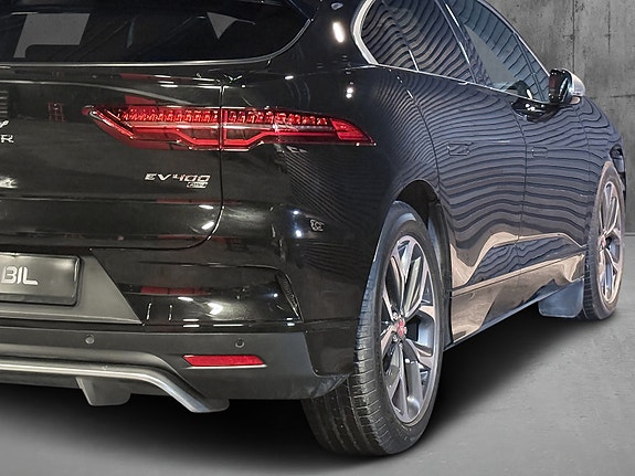 Jaguar I-PACE 10 of 30