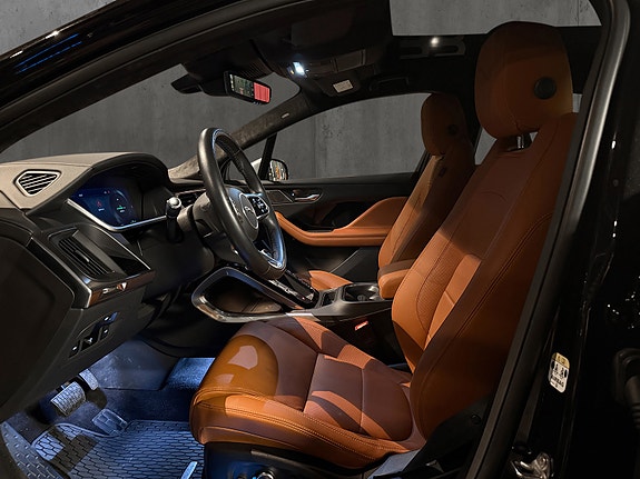 Jaguar I-PACE 12 of 30