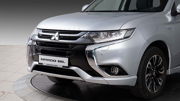 Mitsubishi Outlander 3 of 5
