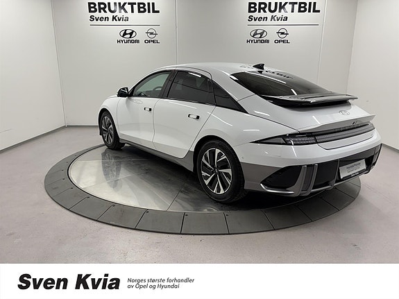 Hyundai Ioniq 6 3 of 5