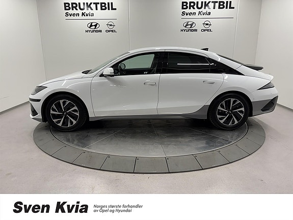 Hyundai Ioniq 6 2 of 5