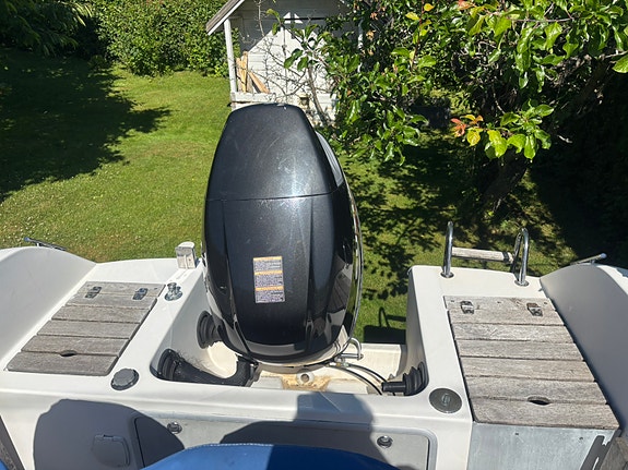 Ibiza 20 fot med 150hk Suzuki. Med henger 5 of 5