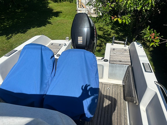 Ibiza 20 fot med 150hk Suzuki. Med henger 3 of 5