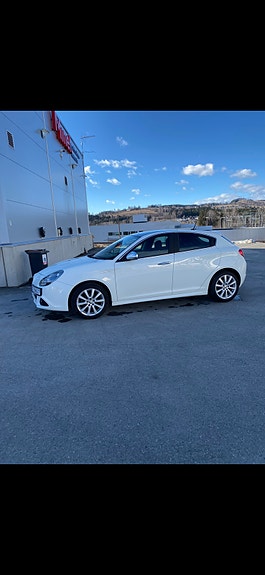 Alfa Romeo Giulietta 4 of 5