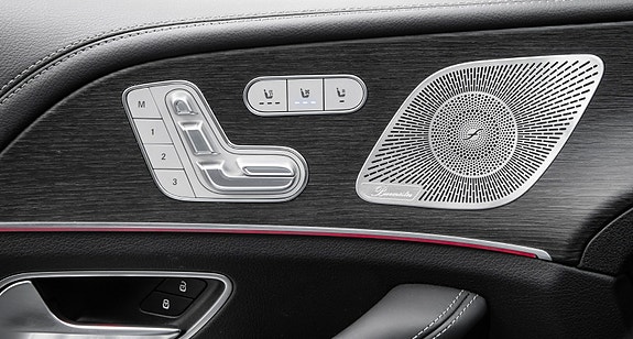 Mercedes-Benz GLS63 24 of 30