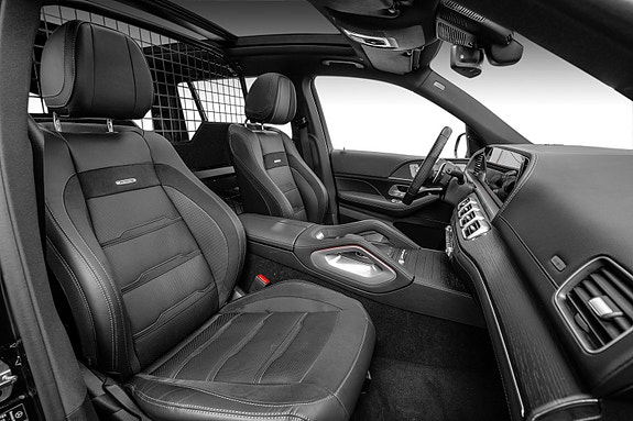 Mercedes-Benz GLS63 28 of 30