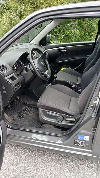 Suzuki Swift 4 of 5