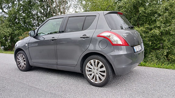 Suzuki Swift 3 of 5