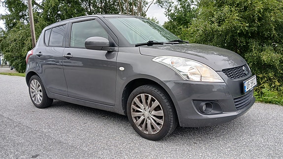 Suzuki Swift 2 of 5