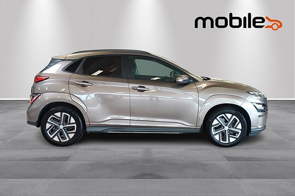 Hyundai Kona 2 of 5