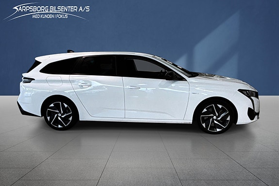 Peugeot 308 SW 4 of 5
