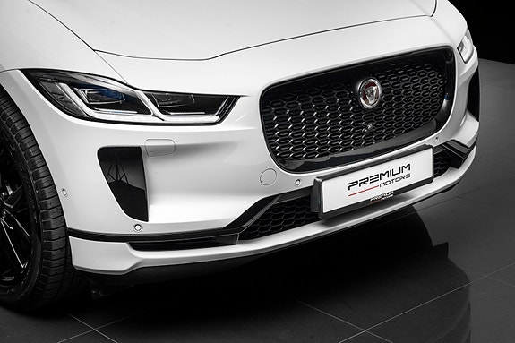 Jaguar I-PACE 3 of 5